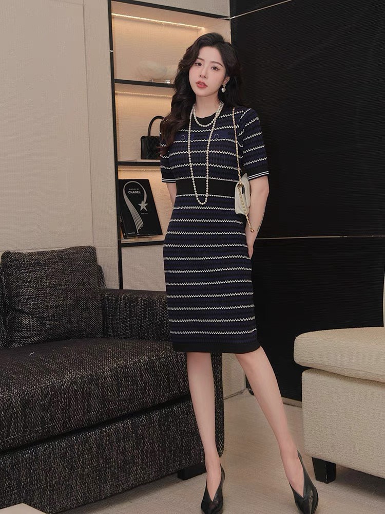 ĐẦM BODY LEN SỌC CAO CẤP D50